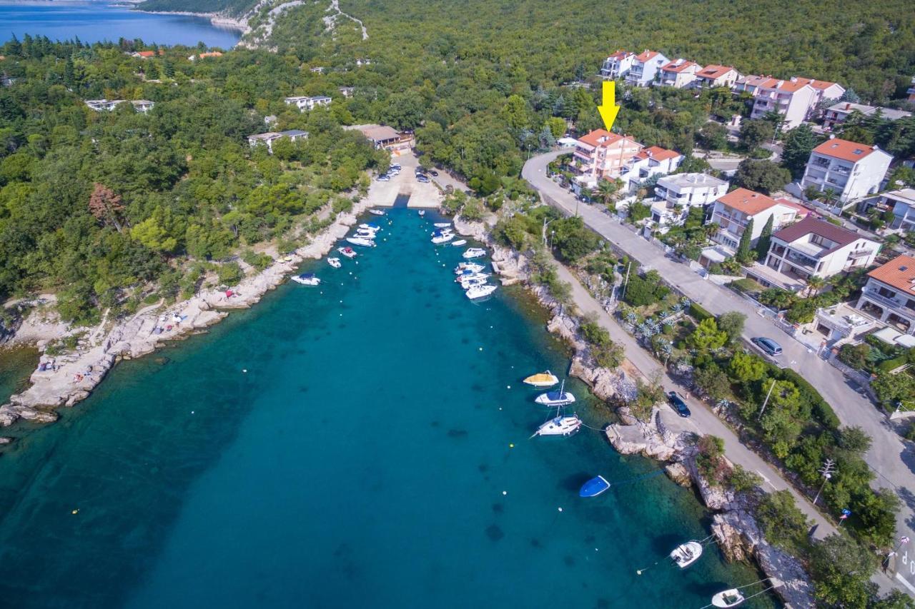 Apartments Zorica Dramalj Bagian luar foto