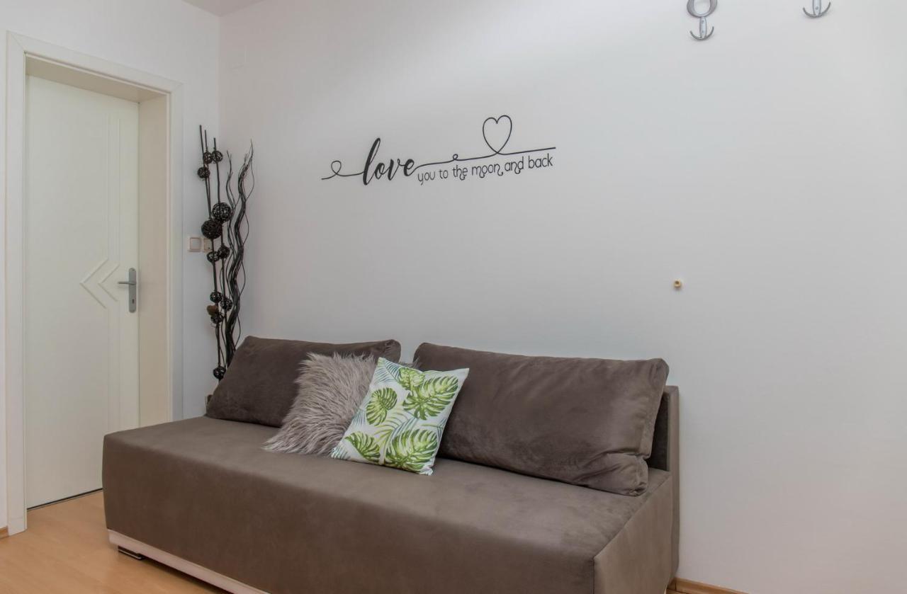 Apartments Zorica Dramalj Bagian luar foto