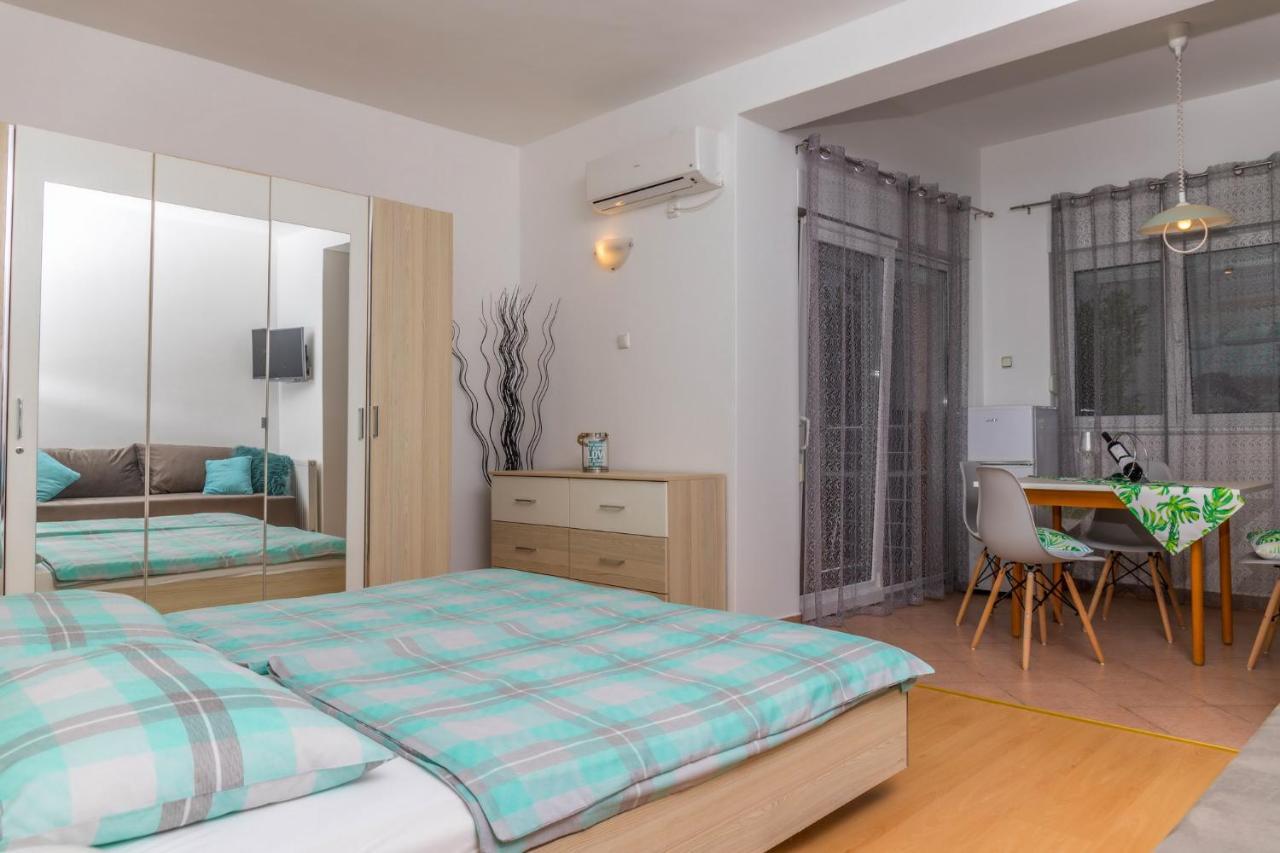 Apartments Zorica Dramalj Bagian luar foto