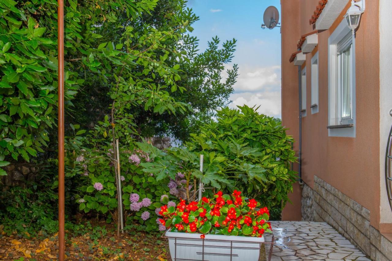 Apartments Zorica Dramalj Bagian luar foto