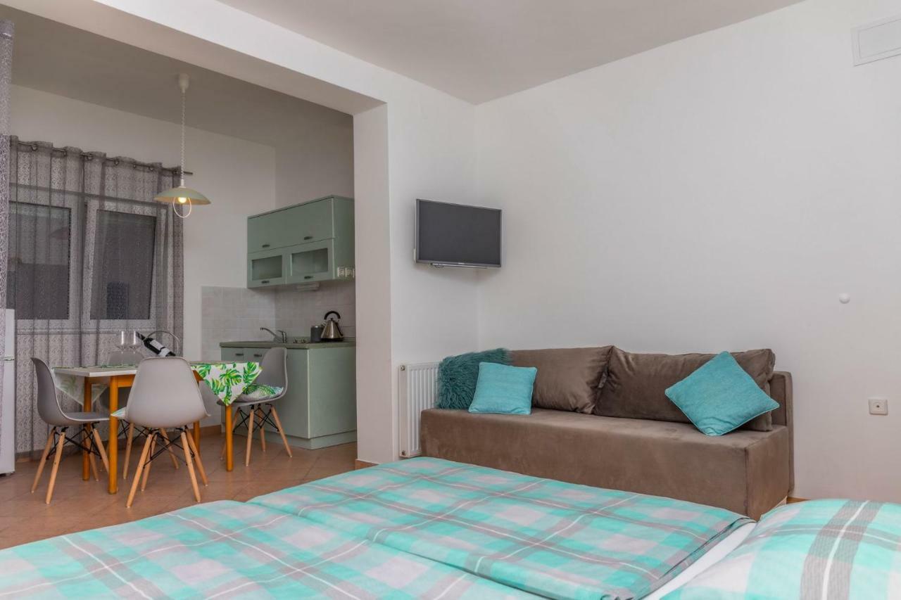 Apartments Zorica Dramalj Bagian luar foto
