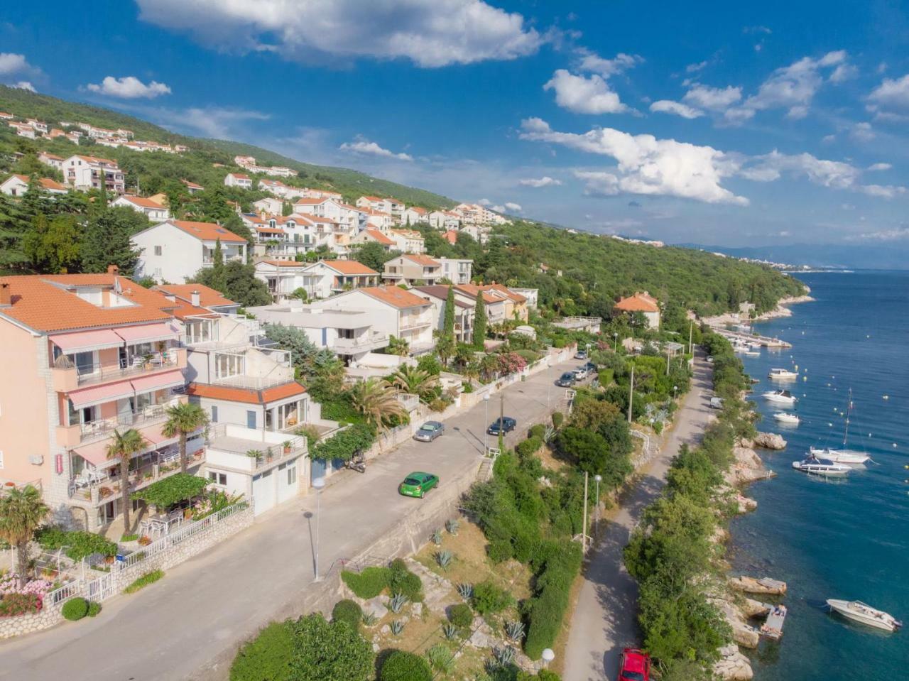 Apartments Zorica Dramalj Bagian luar foto