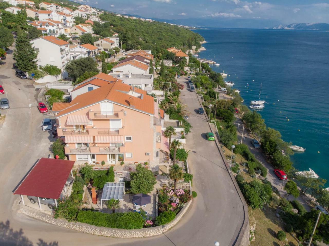 Apartments Zorica Dramalj Bagian luar foto