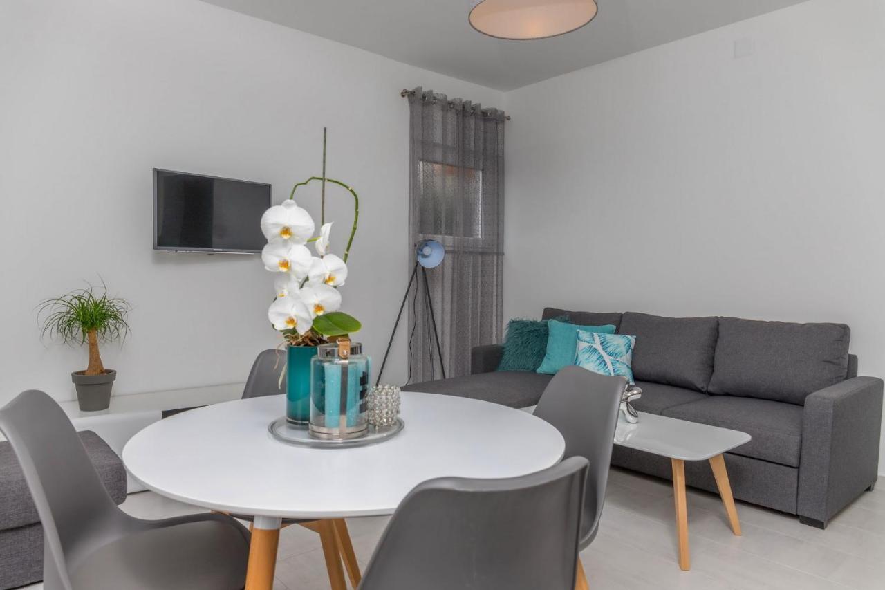 Apartments Zorica Dramalj Bagian luar foto