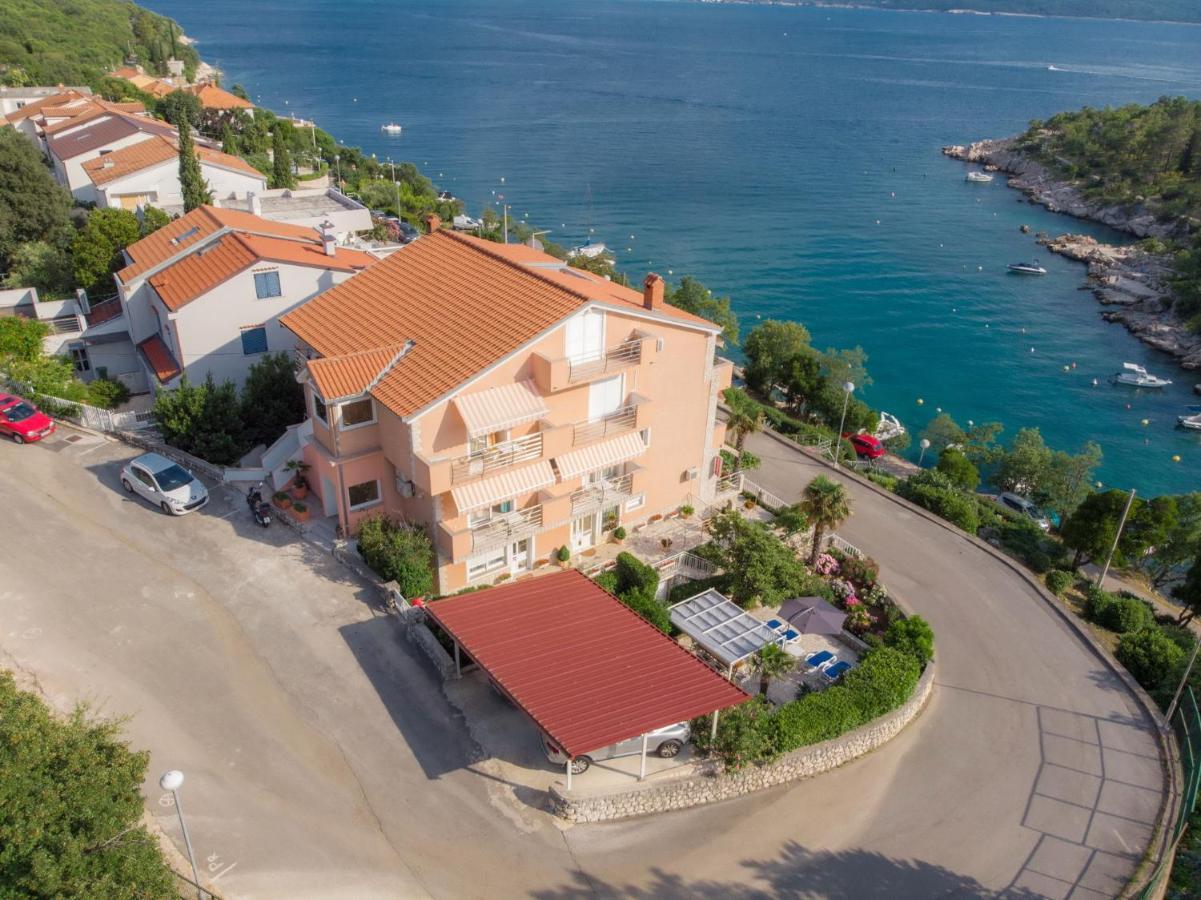 Apartments Zorica Dramalj Bagian luar foto