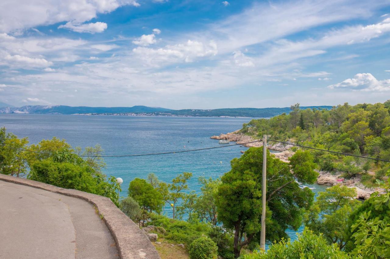 Apartments Zorica Dramalj Bagian luar foto